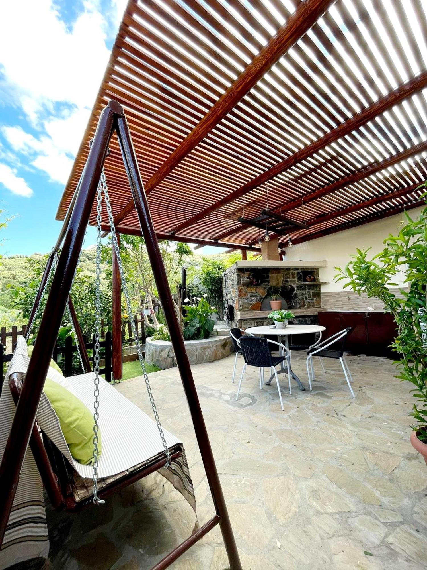 Вилла Platipodi Stone House Nikithianos Экстерьер фото